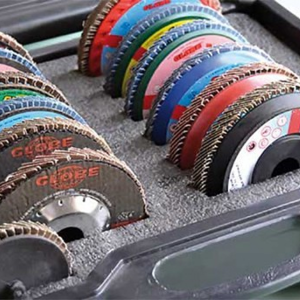 Круги зачистные/лепестковые GLOBE (Италия)